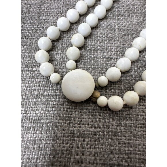 Vintage Japan White Beaded Double Strand Necklace w/ Round Clasp Womens Fashion - Picture 2 of 6